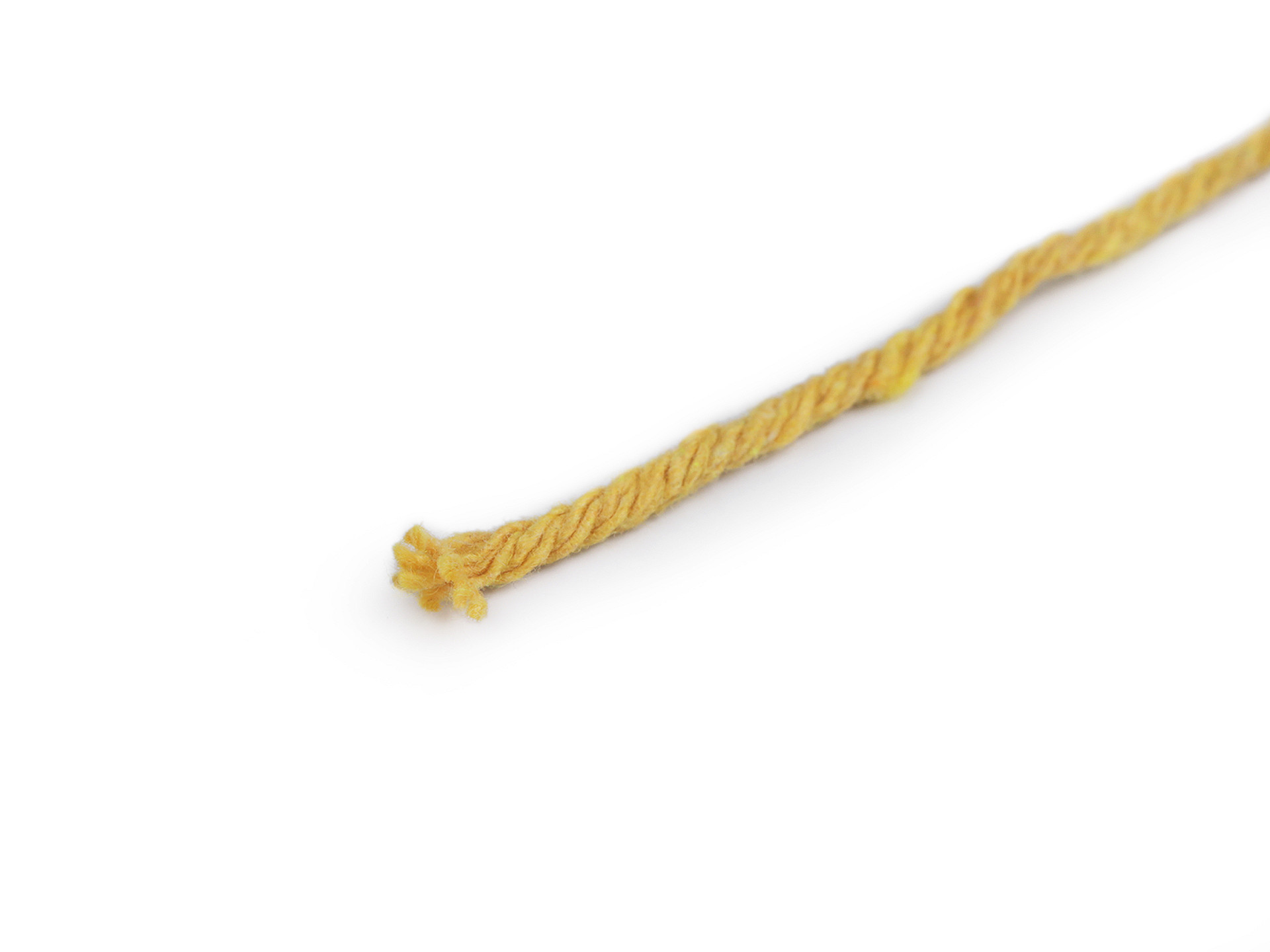 Bavlněná příze macrame o1,5mm rozčesávací bílo-krémová 