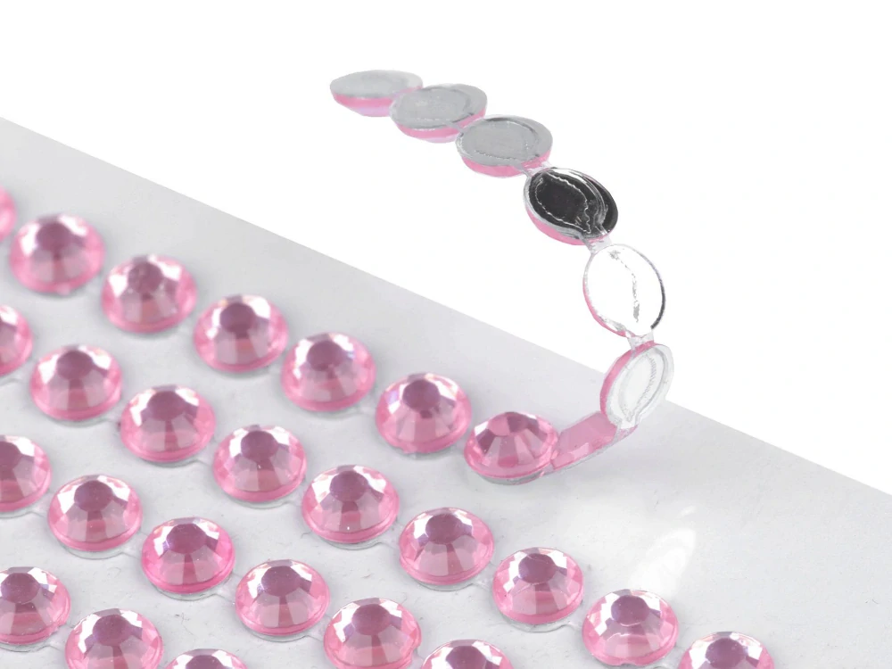 Samolepicí kamínky na lepicím proužku Ø5mm crystal
