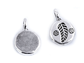 Přívěsek placka s peříčkem Ø10 mm 1ks