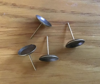 ...poslední 2 páry..Puzeta vlepovací o10mm staromosaz 1pár