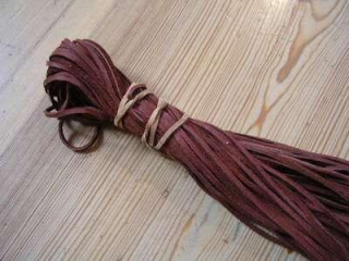 Kožený řemínek 2mm cca90cm rezavě hnědý